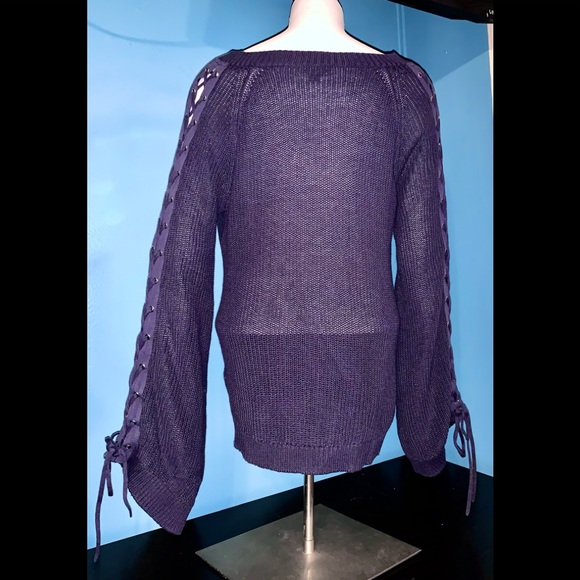 G by GUESS• Laced Up Knit Sweater/ size (M) - Picture 4 of 6